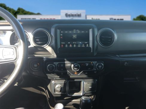 Used 2022 Jeep Gladiator Sport AWD/4WD image 21