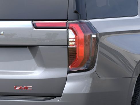 New 2026 GMC Yukon XL Denali w/ Denali Reserve Package AWD/4WD image 11