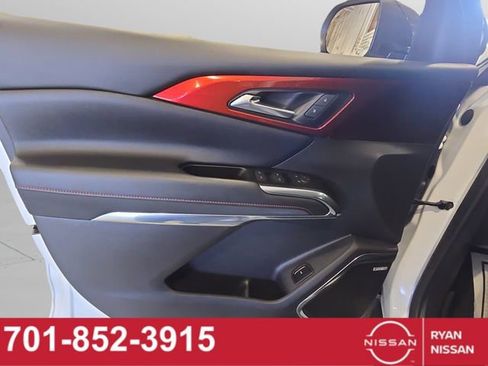 Used 2024 Chevrolet Traverse Z71 w/ Enhanced Driving Package image 34