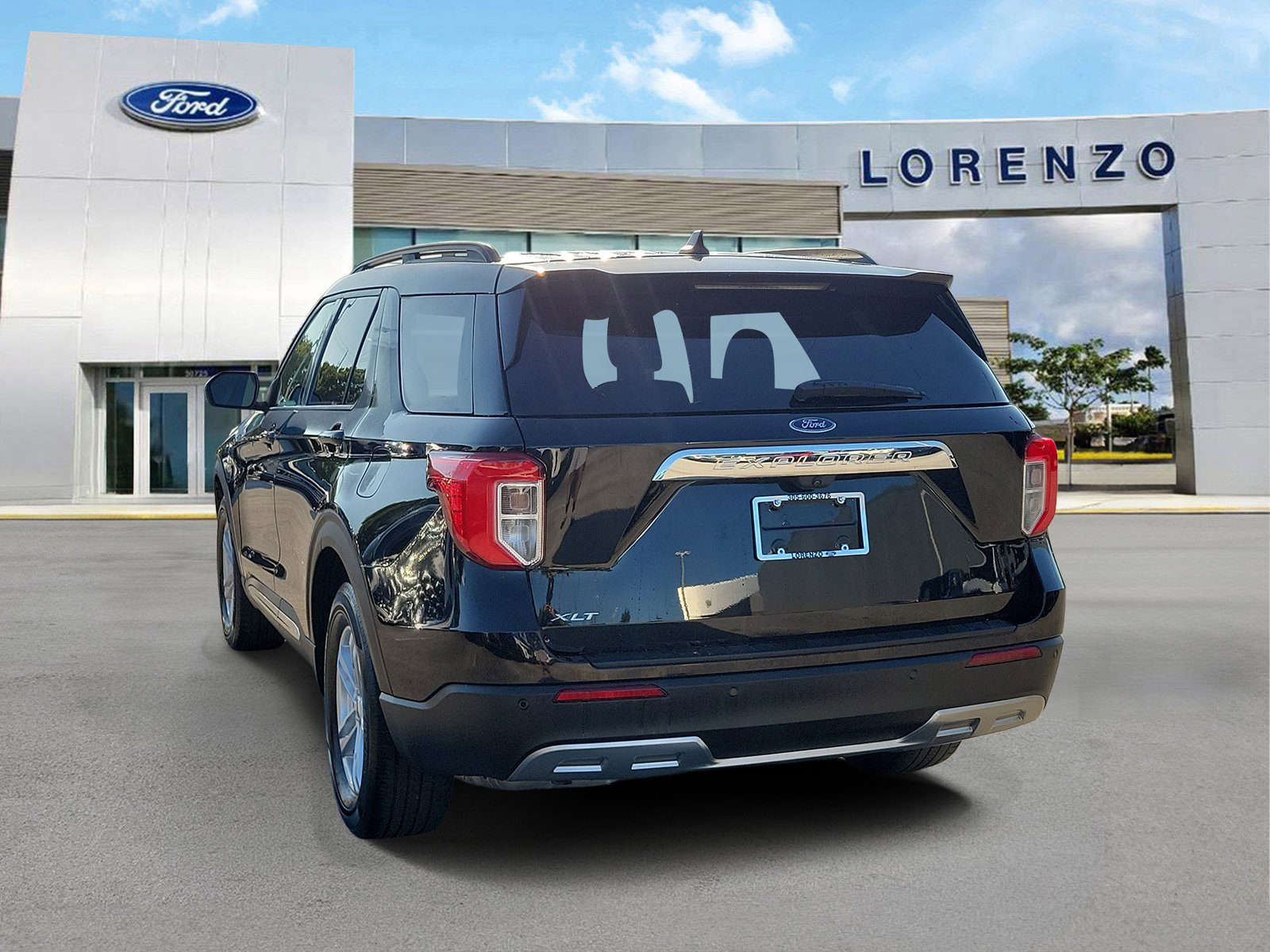 Used 2023 Ford Explorer XLT w/ Equipment Group 202A RWD image 7