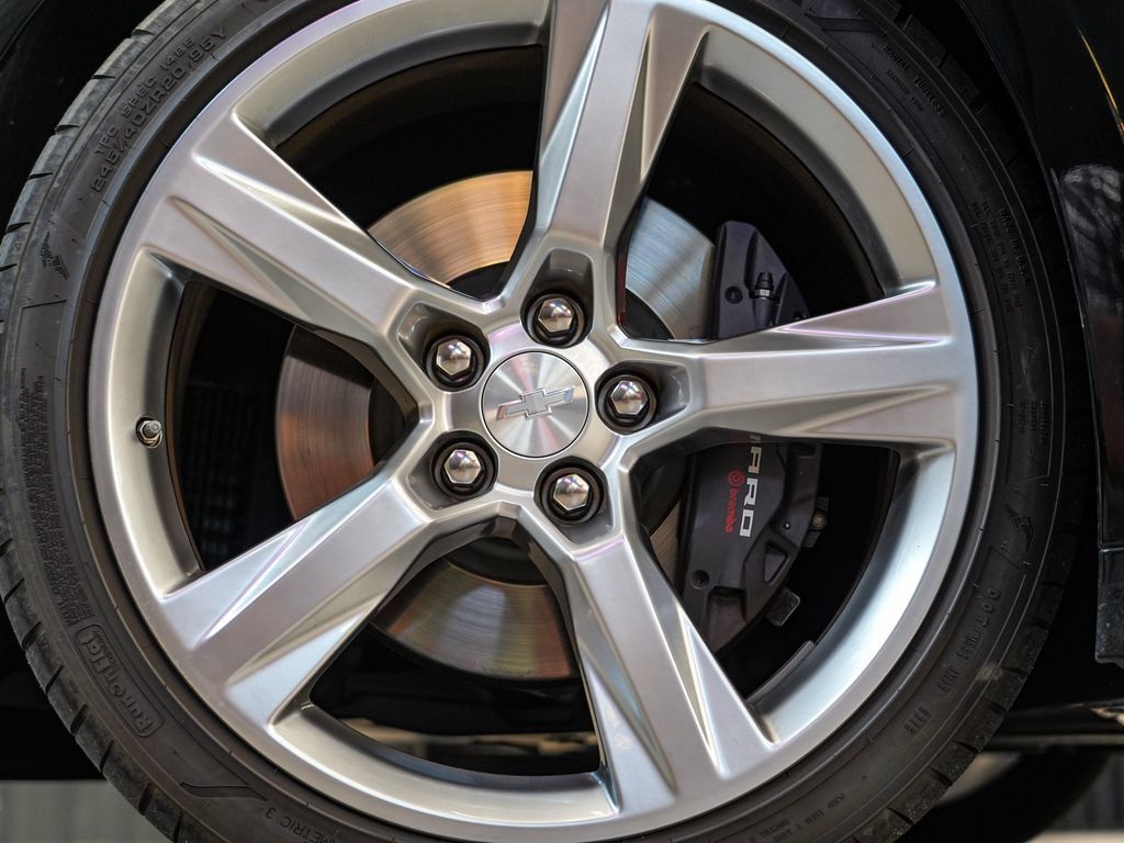 Used 2017 Chevrolet Camaro SS RWD image 28