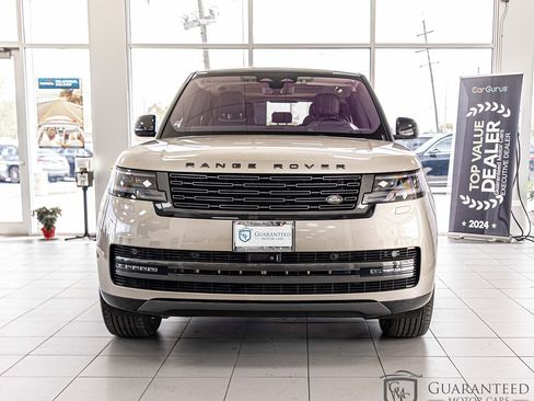 Used 2023 Land Rover Range Rover SE AWD/4WD image 2