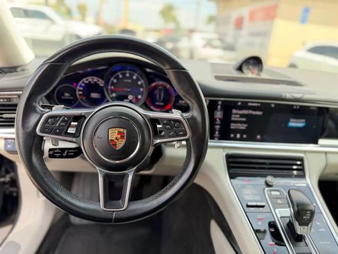 Used 2018 Porsche Panamera image 57