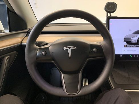 Used 2023 Tesla Model Y Performance AWD/4WD image 21