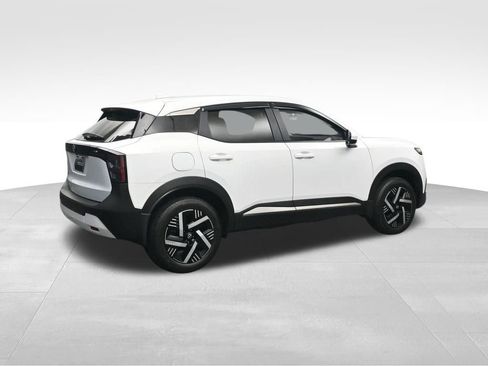 Used 2025 Nissan Kicks SV FWD image 5