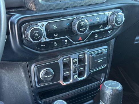 Certified 2023 Jeep Gladiator Sport image 19