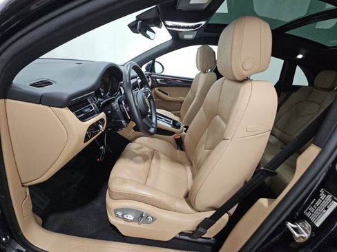 Used 2023 Porsche Macan AWD/4WD image 8
