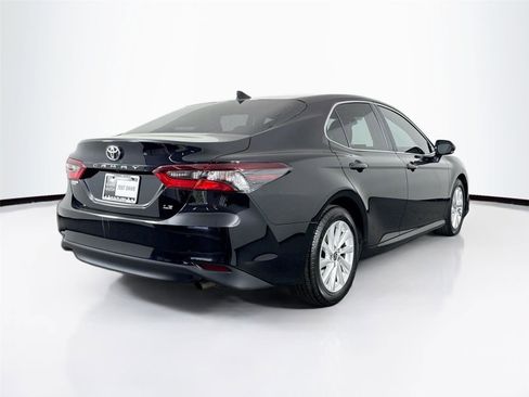 Used 2023 Toyota Camry LE w/ Convenience Package FWD image 2