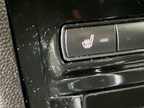 Used 2015 Ford Fiesta Titanium image 19