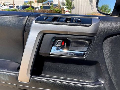 Used 2024 Toyota 4Runner SR5 image 31