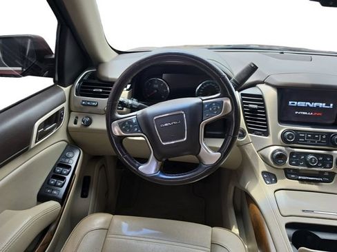 Used 2020 GMC Yukon Denali w/ Denali Ultimate Package RWD image 12