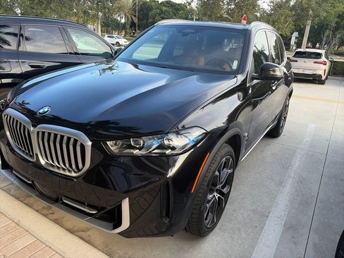 Certified 2025 BMW X5 sDrive40i w/ Premium Package RWD image 3