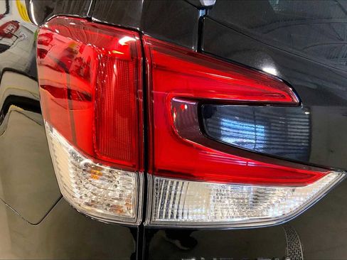 Used 2019 Subaru Forester Premium w/ All-Weather Package image 28