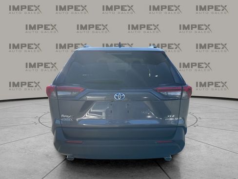 Used 2024 Toyota RAV4 XLE image 4