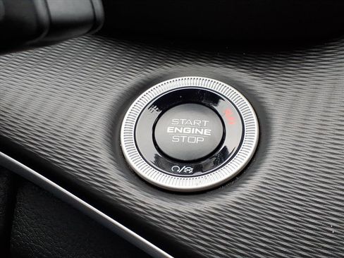 Used 2024 Jeep Grand Cherokee L Altitude image 12