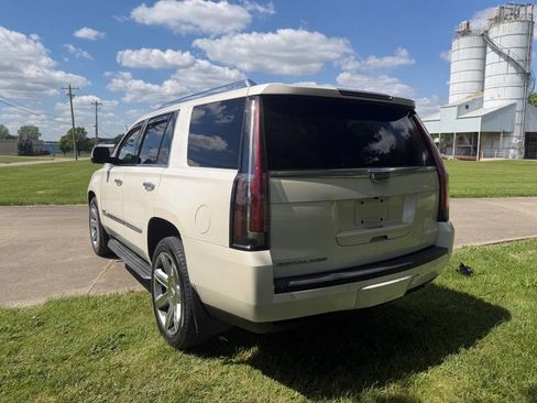 Used 2015 Cadillac Escalade Luxury AWD/4WD image 7