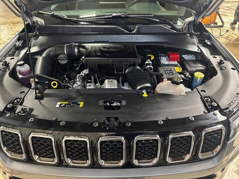 Used 2024 Jeep Compass Limited image 10