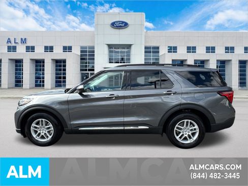 Used 2025 Ford Explorer Active RWD image 9