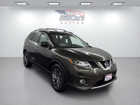 Used 2016 Nissan Rogue SL w/ SL Premium Package image 3