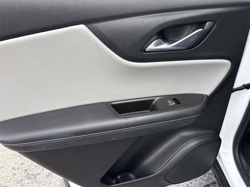 Used 2023 Chevrolet Blazer LT w/ Driver Confidence Package image 8