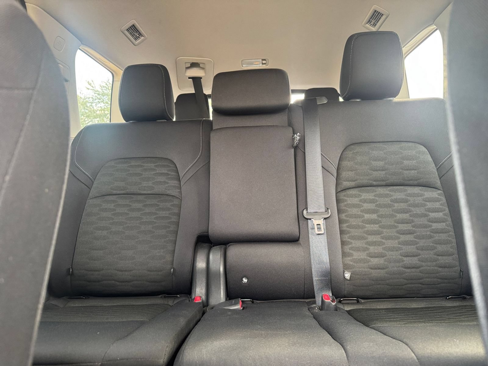 Used 2025 Nissan Pathfinder SV AWD/4WD image 40