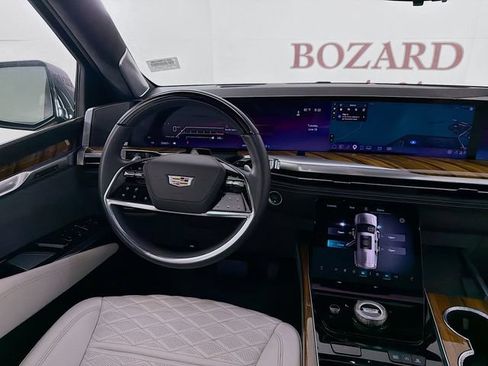 Used 2026 Cadillac Escalade Platinum Sport w/ LPO, ONYX Package AWD/4WD image 28