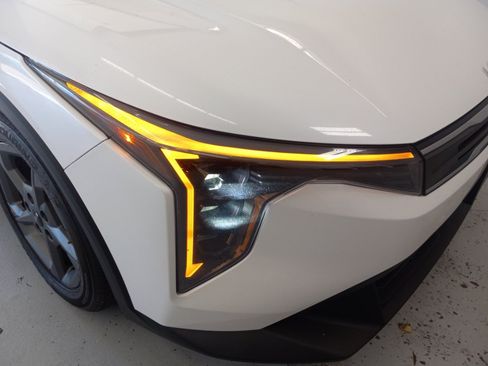 Used 2025 Kia K4 FWD image 5