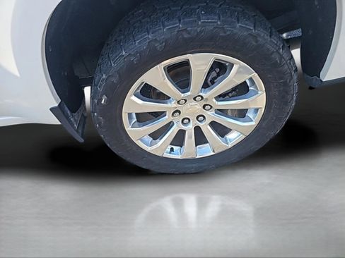 Used 2020 Chevrolet Silverado 1500 High Country w/ Technology Package image 10