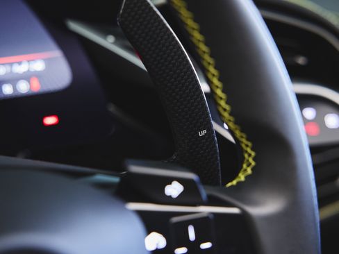 Used 2024 Ferrari SF90 Spider image 19