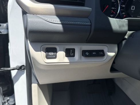 Used 2023 GMC Acadia Denali w/ Denali Ultimate Package AWD/4WD image 18