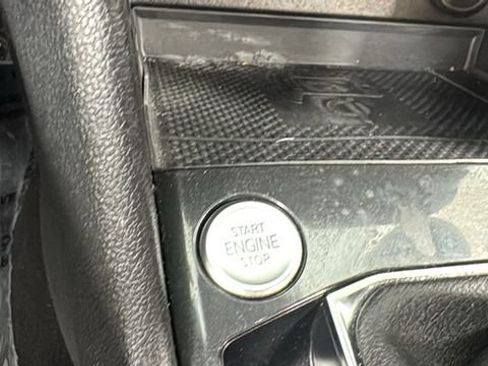 Used 2022 Volkswagen Tiguan SE image 25