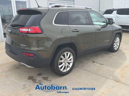 Used 2015 Jeep Cherokee Limited w/ Luxury Group AWD/4WD image 5