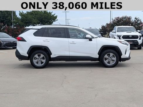Used 2025 Toyota RAV4 XLE AWD/4WD image 4