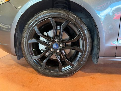 Used 2019 Ford Fusion SE w/ Equipment Group 151A image 11