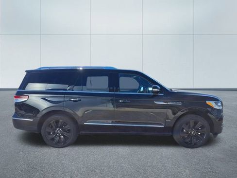 Used 2023 Lincoln Navigator Reserve image 4