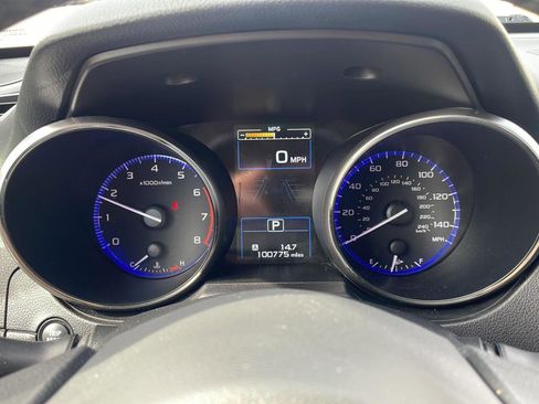 Used 2017 Subaru Outback 2.5i Premium image 3