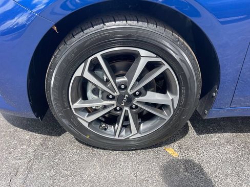 Used 2022 Kia Forte LXS w/ LXS Technology Package FWD image 9