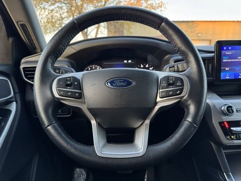 Certified 2022 Ford Explorer XLT w/ Equipment Group 202A image 32