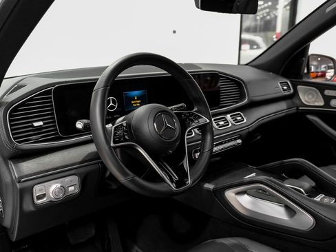 Used 2024 Mercedes-Benz GLS 450 4MATIC image 6