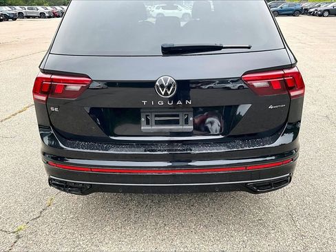 Used 2024 Volkswagen Tiguan SE R-Line AWD/4WD image 10