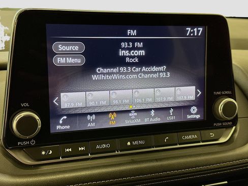 Used 2025 Nissan Rogue SV image 21