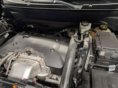 Used 2018 Chevrolet Equinox LT w/ Redline Edition AWD/4WD image 27
