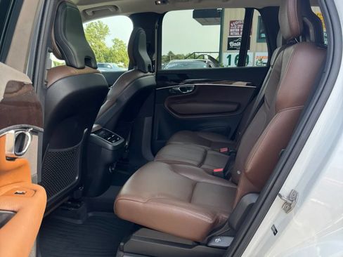 Used 2019 Volvo XC90 T6 Momentum w/ Protection Package Premier AWD/4WD image 17