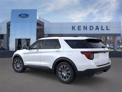 Used 2026 Ford Explorer Active w/ Active Comfort Package image 4