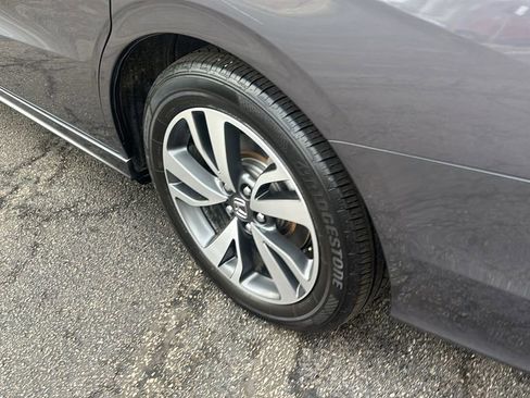 Used 2024 Honda Odyssey Touring image 9