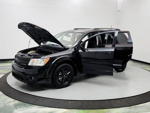 Used 2019 Dodge Journey SE w/ Premium Group FWD image 9