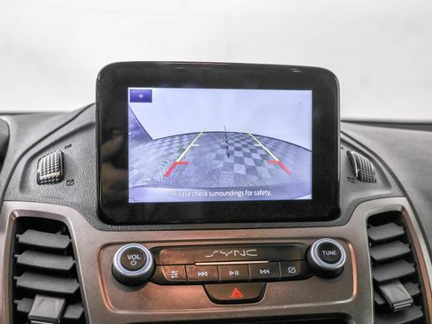 Used 2022 Ford Transit Connect XLT image 8