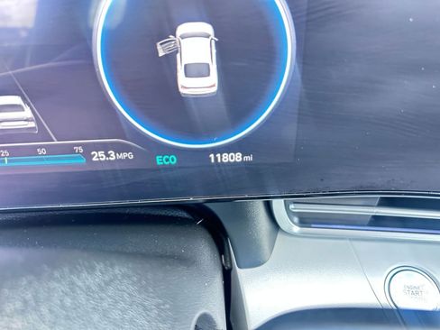 Used 2025 Hyundai Elantra Limited image 41