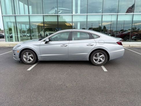 Used 2023 Hyundai Sonata SE FWD image 11
