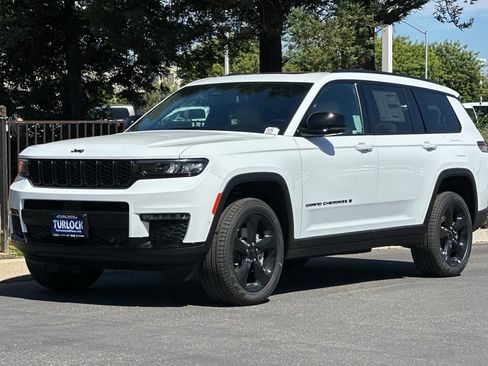 New 2025 Jeep Grand Cherokee L Limited w/ Luxury Tech Group II image 8
